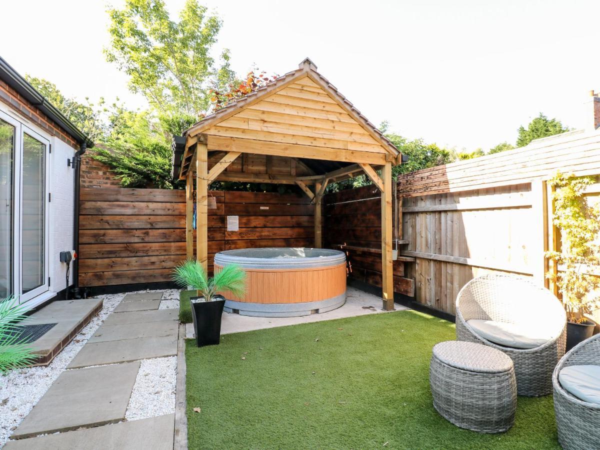 The Old Smokehouse Villa Rugeley Luaran gambar